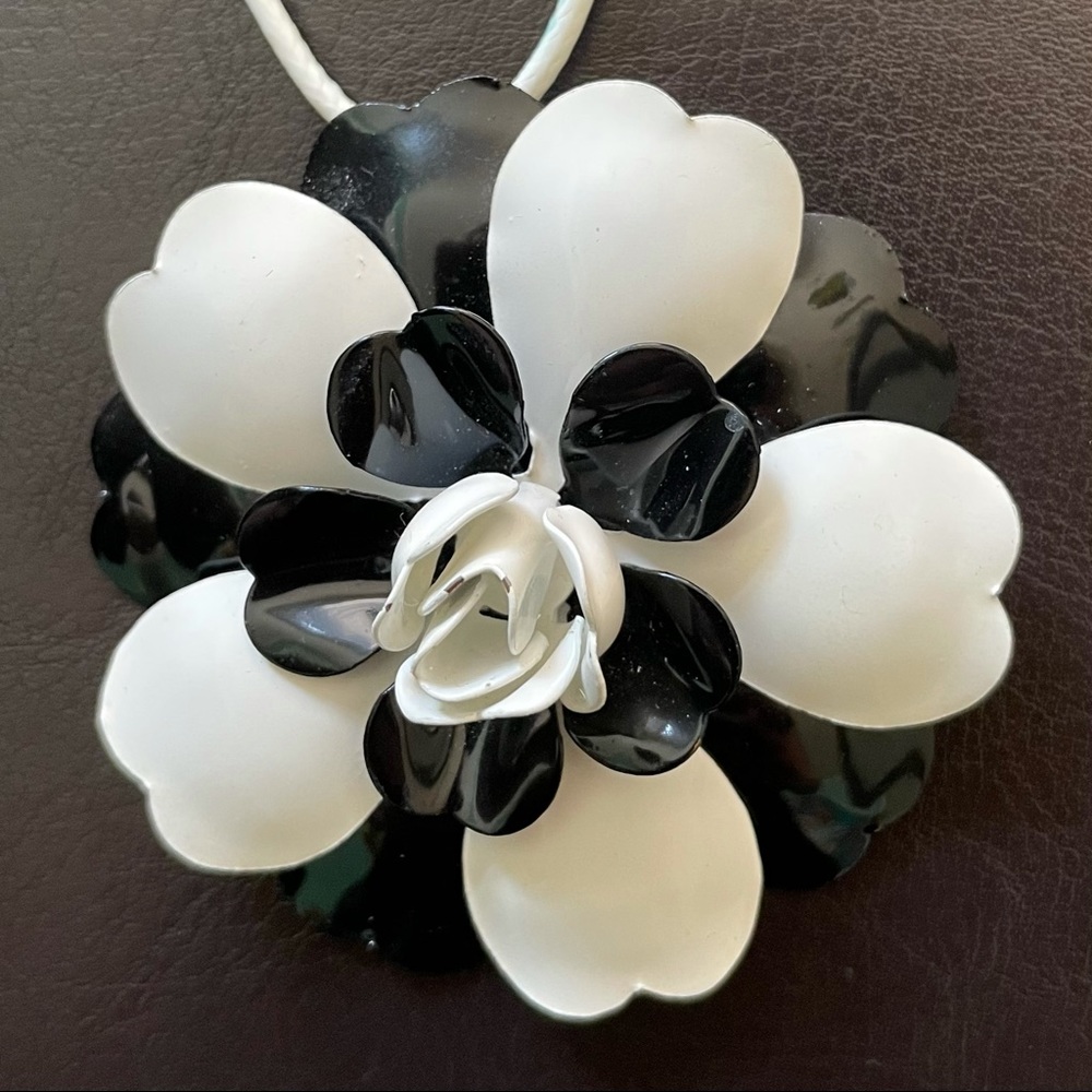 Vintage flower power brooch necklace
